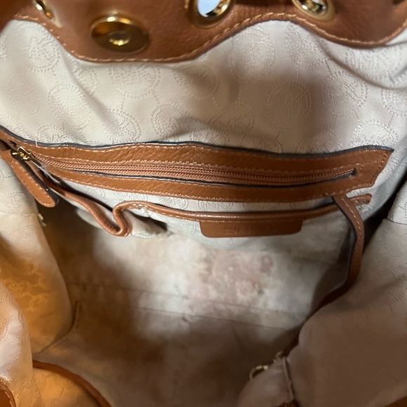 Michael Kors bag - Picture 9 of 11